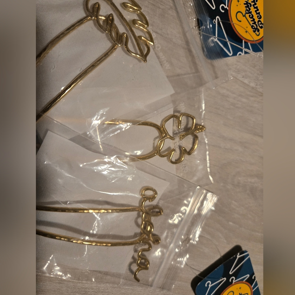 Gold Bow Hair Accessories with Elegant Design